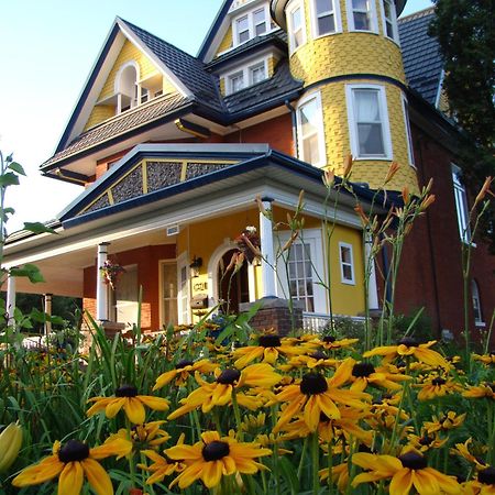 A Moment In Time Bed And Breakfast Niagara Falls Exterior photo