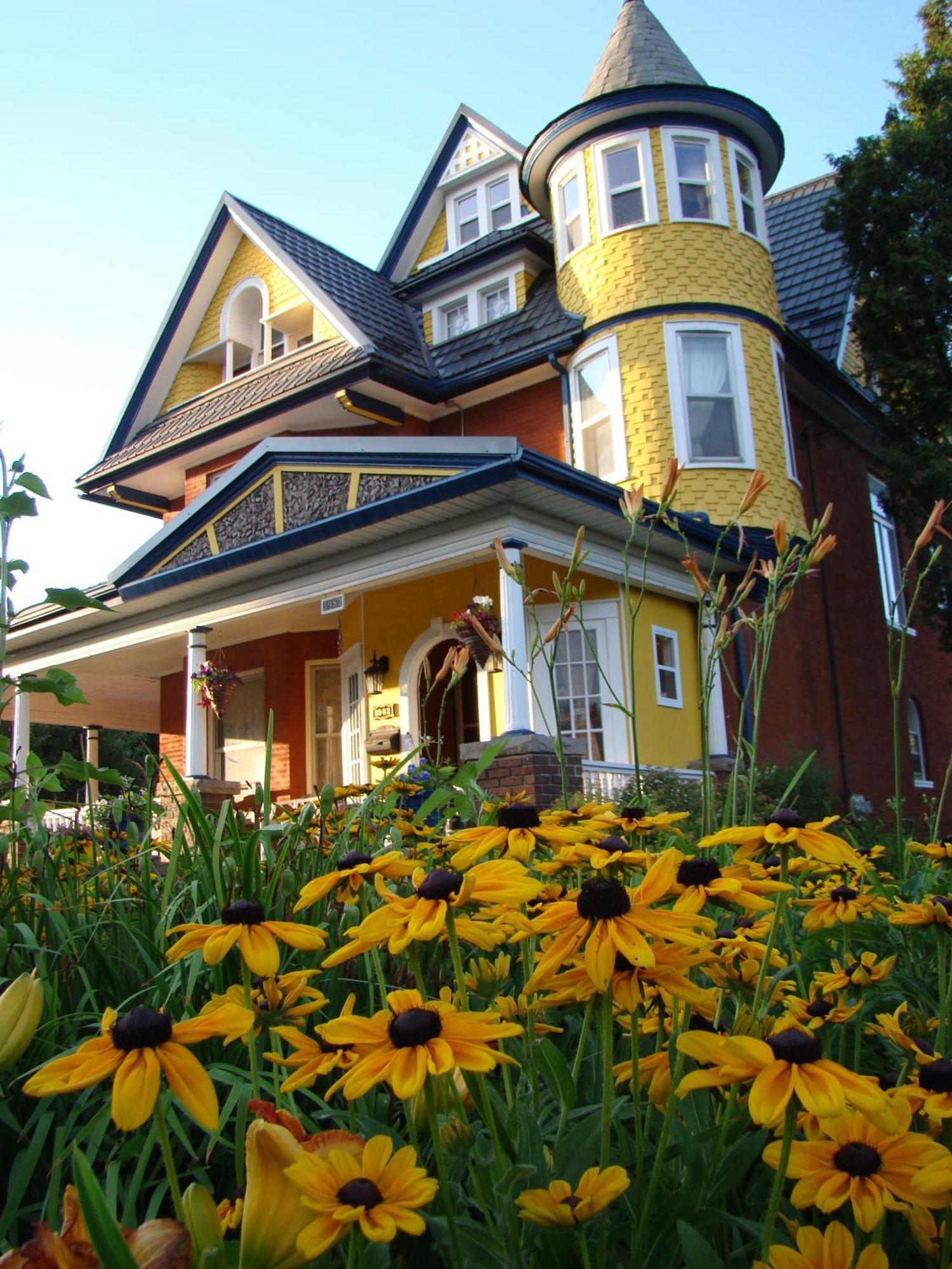 A Moment In Time Bed And Breakfast Niagara Falls Exterior photo
