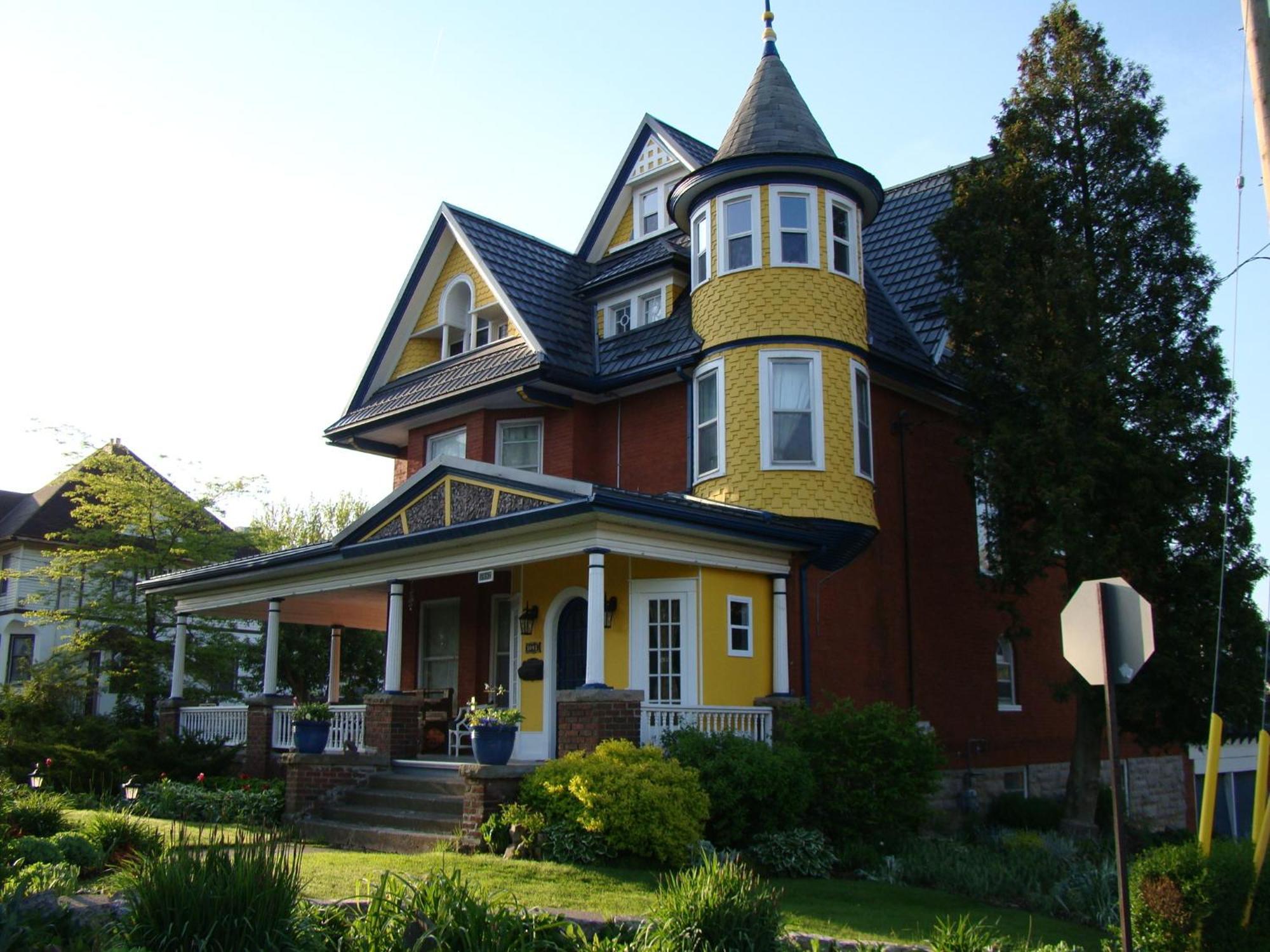 A Moment In Time Bed And Breakfast Niagara Falls Exterior photo