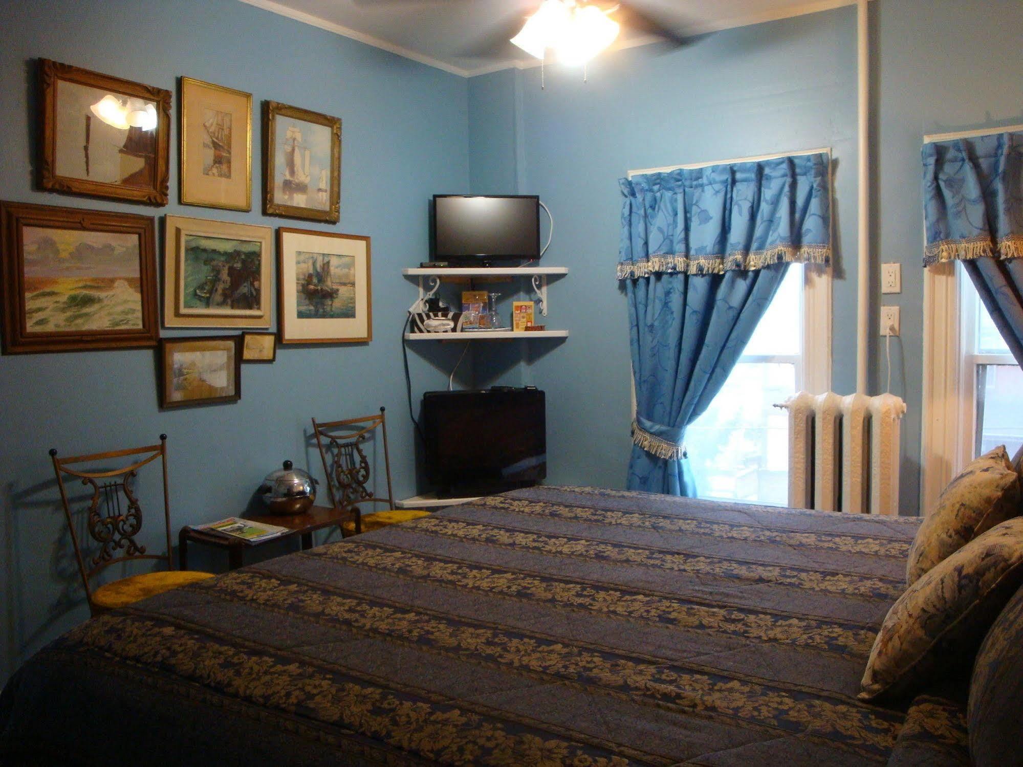 A Moment In Time Bed And Breakfast Niagara Falls Exterior photo
