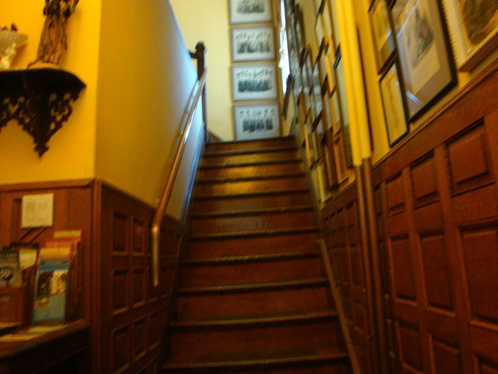 A Moment In Time Bed And Breakfast Niagara Falls Exterior photo